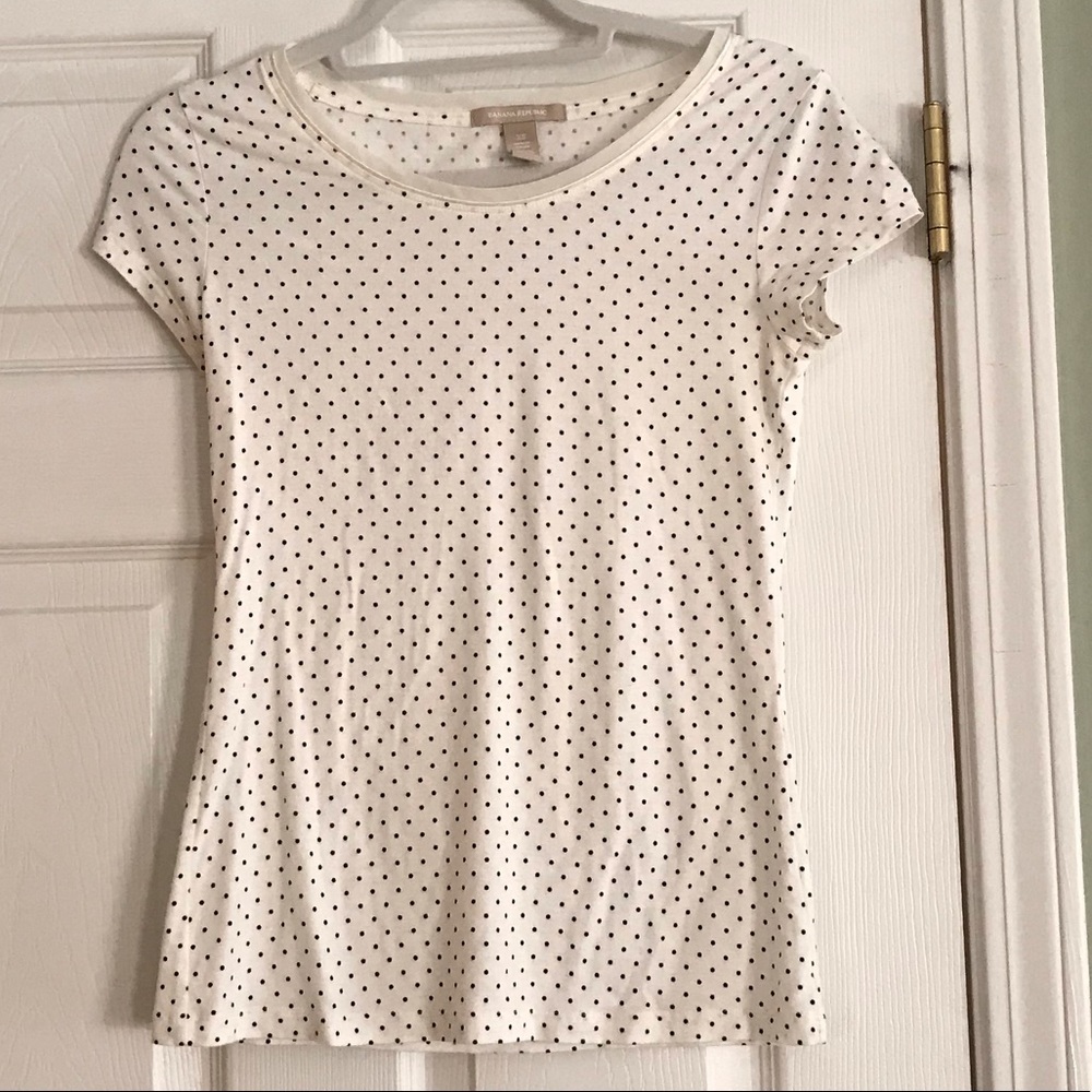 🎉Host Pick🎉 Banana Republic Tee